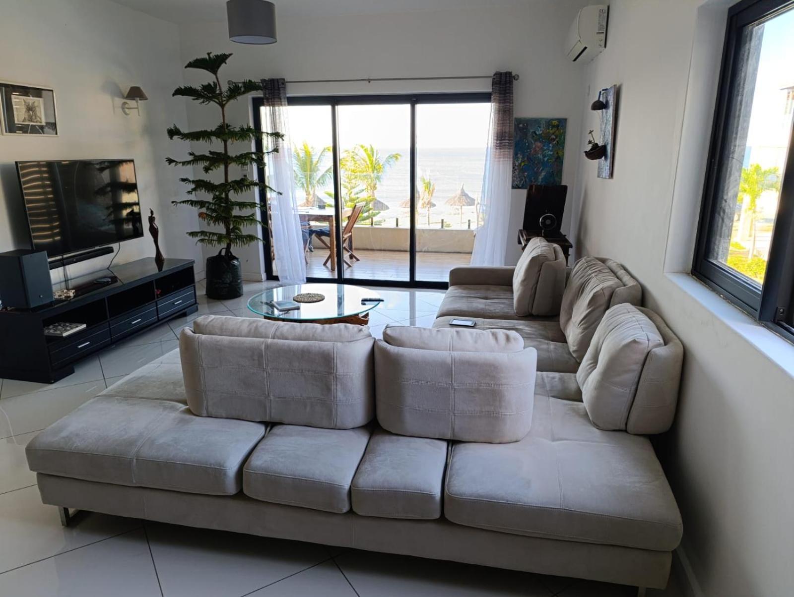 Magnificent Sea-View Apartment Flic-en-Flacq 外观 照片